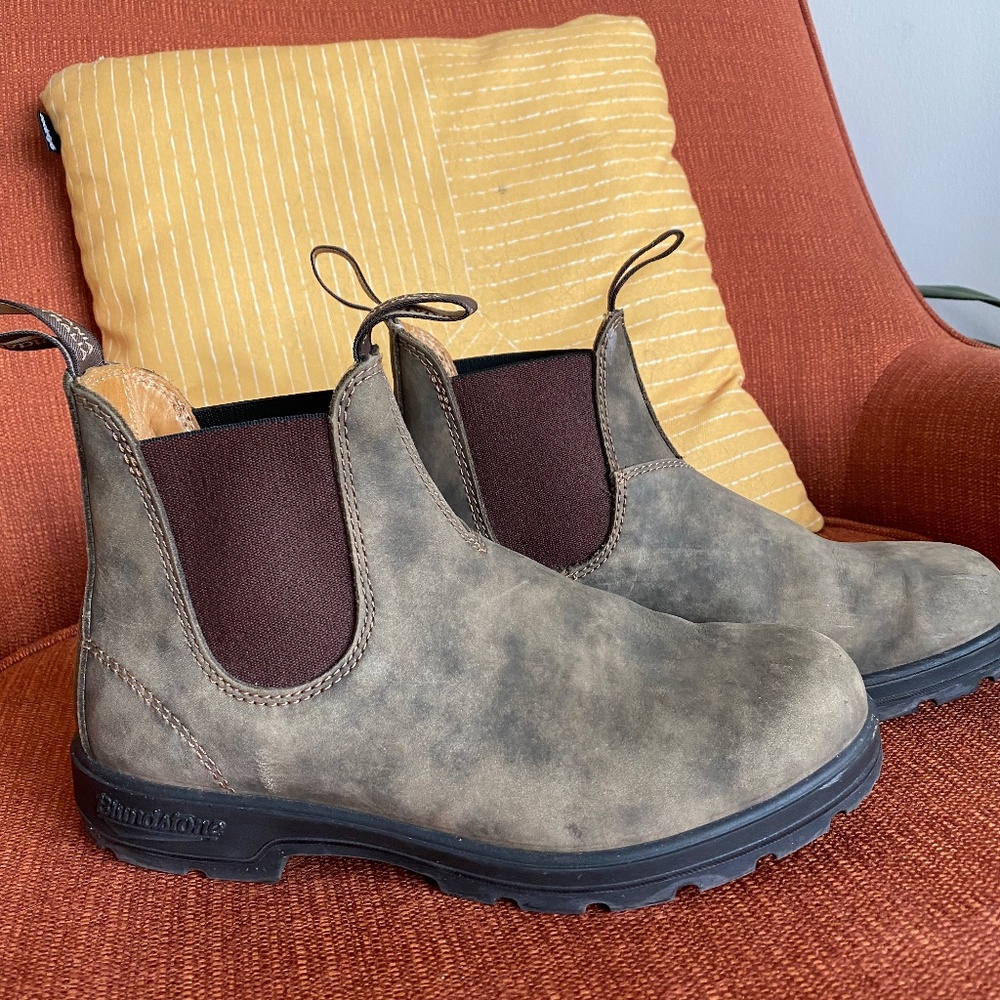 Blundstone Chelsea Boots in Rustic Brown